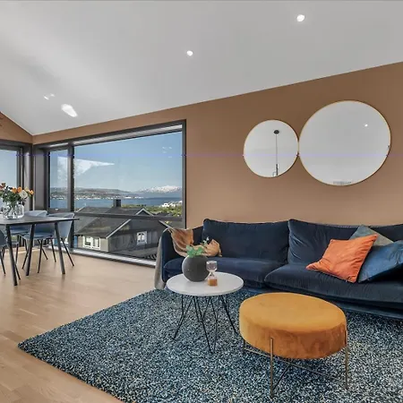 Borealis Luxury Villa *